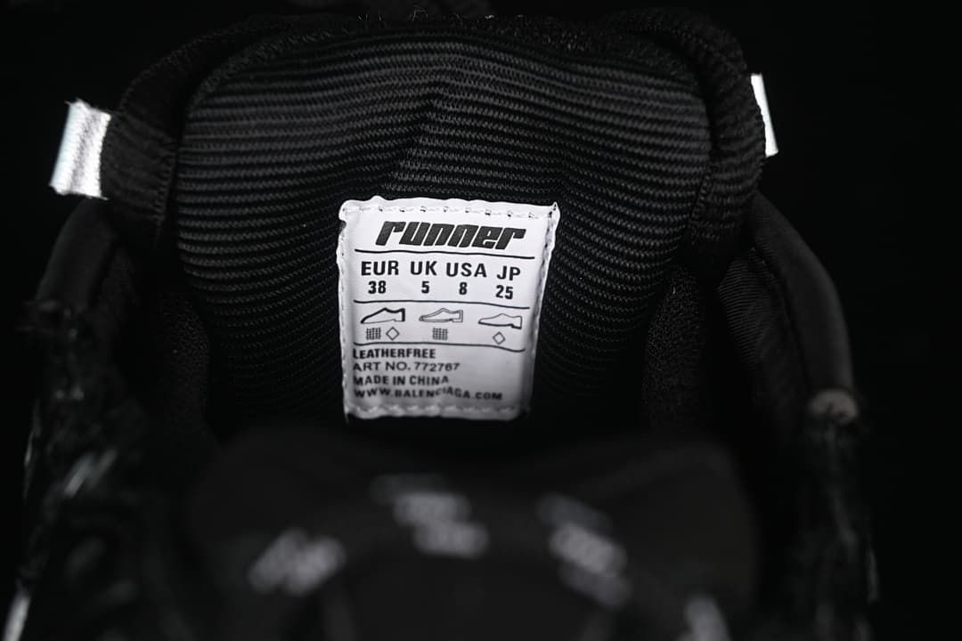 Tongue size label showing EU 38, UK 5, USA 8, and JP 25.