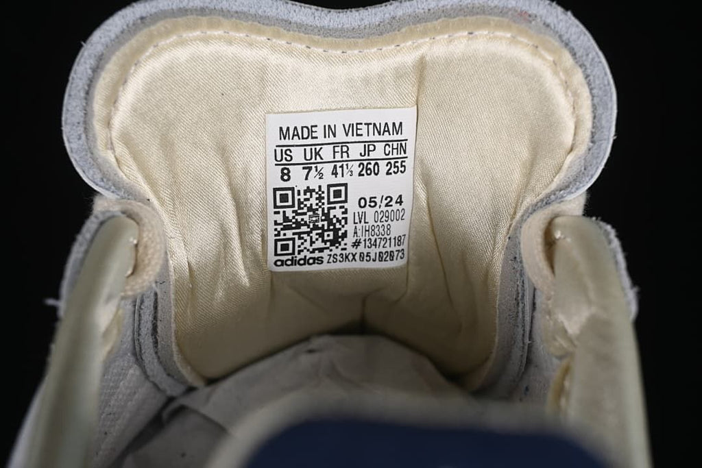 Tongue size label showing US 8, UK 7½, FR 41⅓, JP 260, and CHN 255