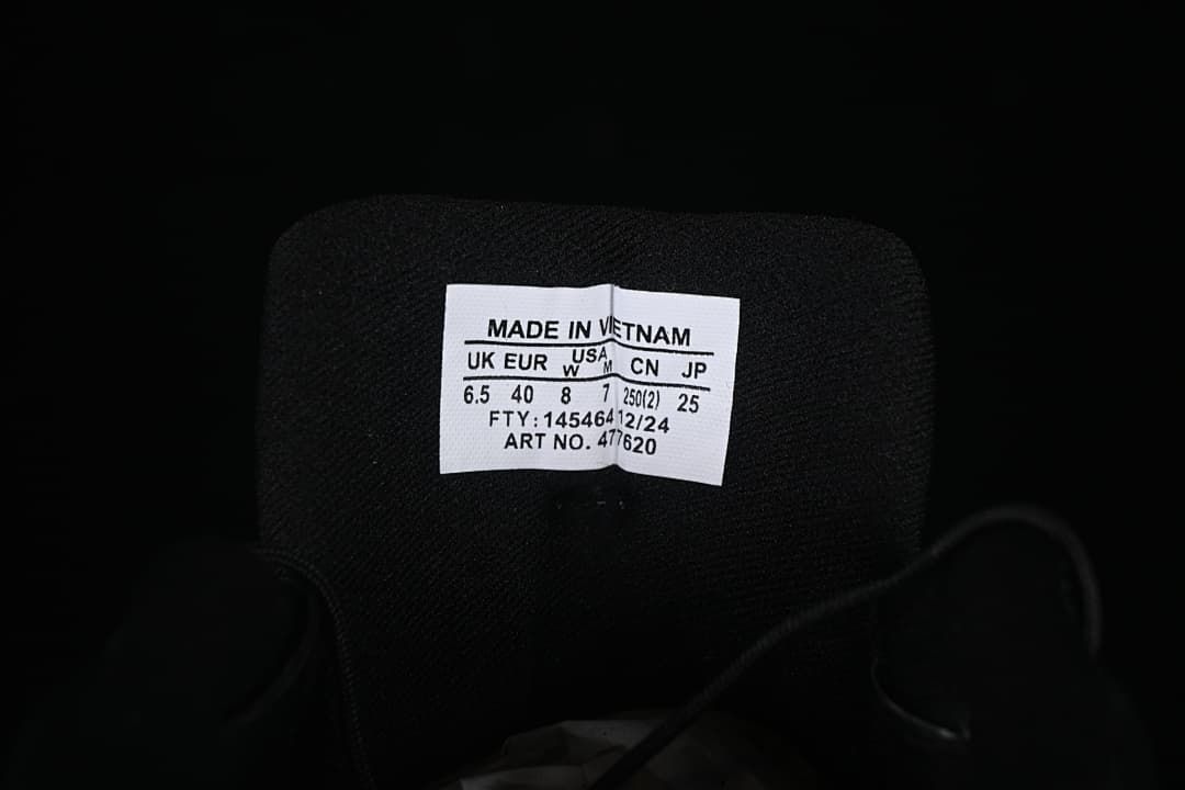 Tongue size label showing EU 40 and other size equivalents