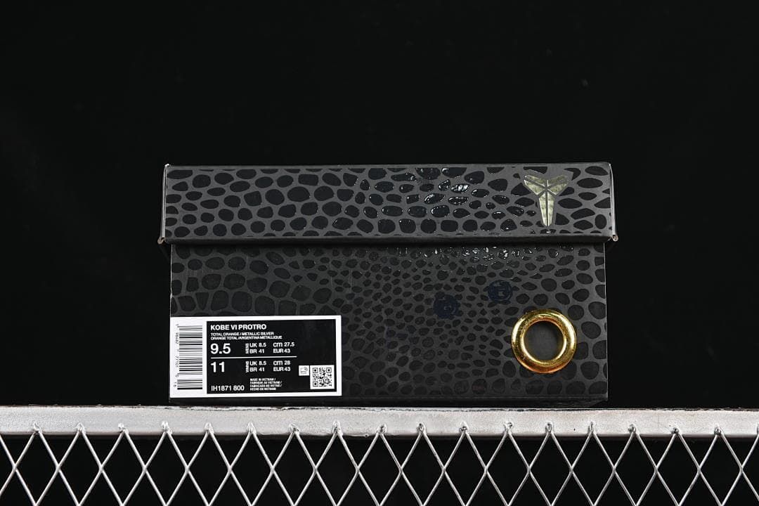 Shoe box label showing Kobe VI Protro and EU size 43