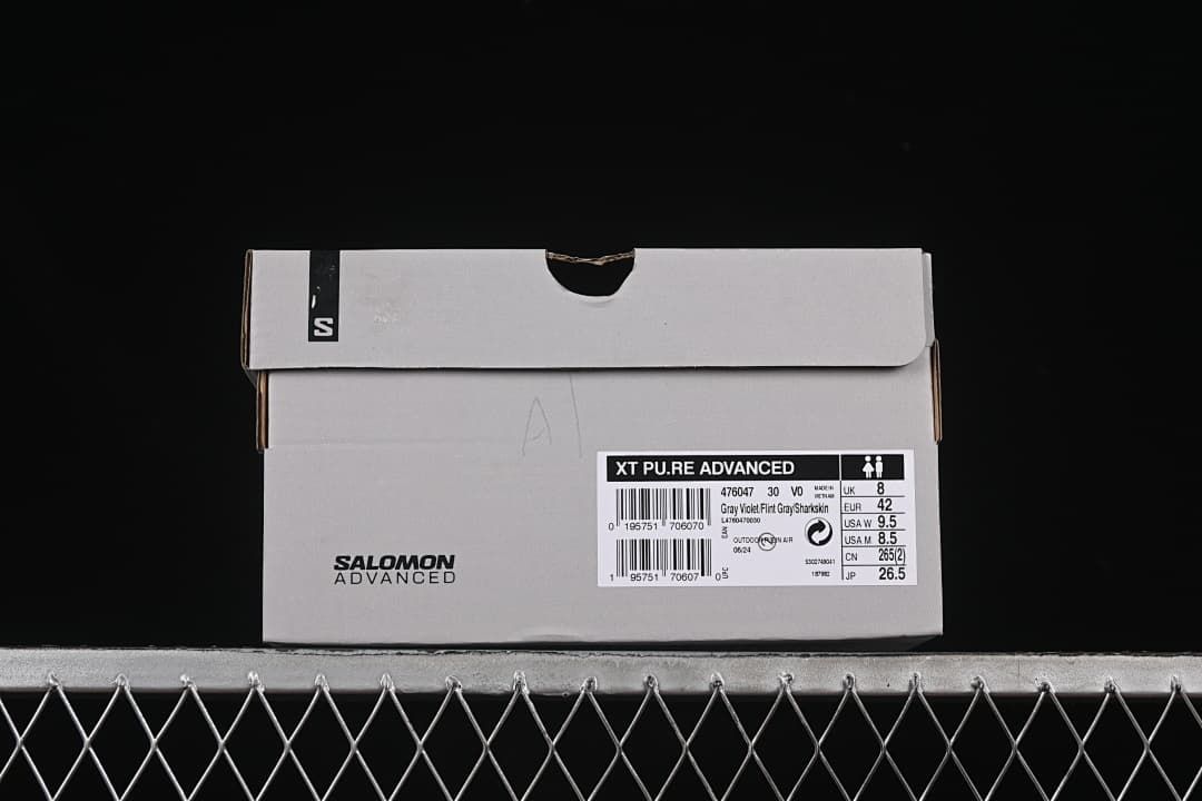 Shoe box label identifying XT Pu.re Advanced, style 476047 and sample size EU 42