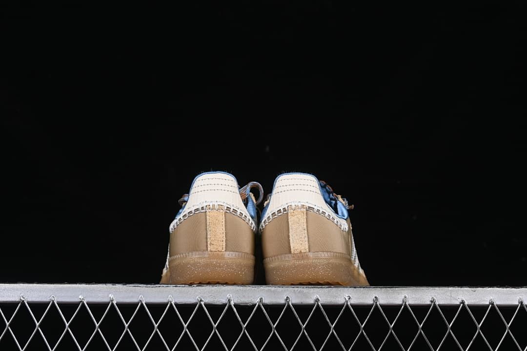 Rear view of both sneakers with contrasting heel panels
