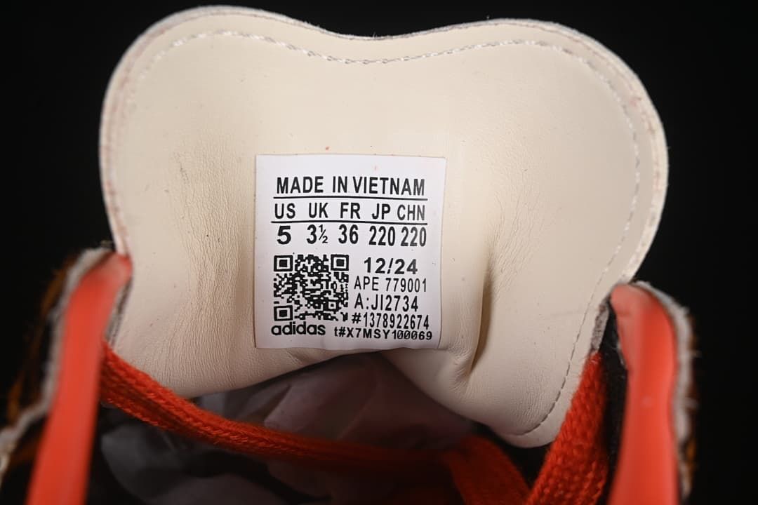 Tongue size label showing US 5, UK 3.5, FR 36, JP 220, and style code JI2734