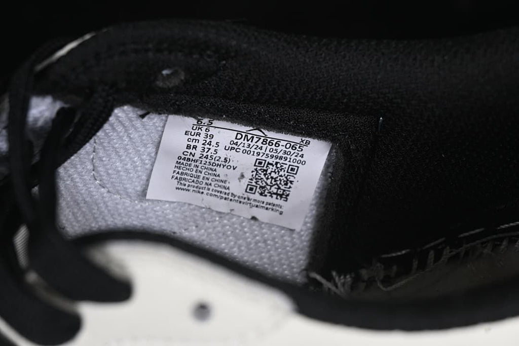 Interior size label showing EU 39 on the photographed shoe.