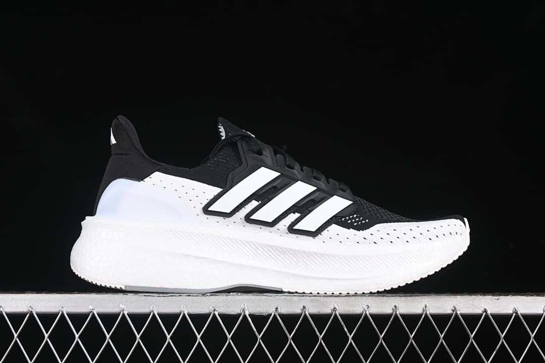 Side profile of the black and white shoe