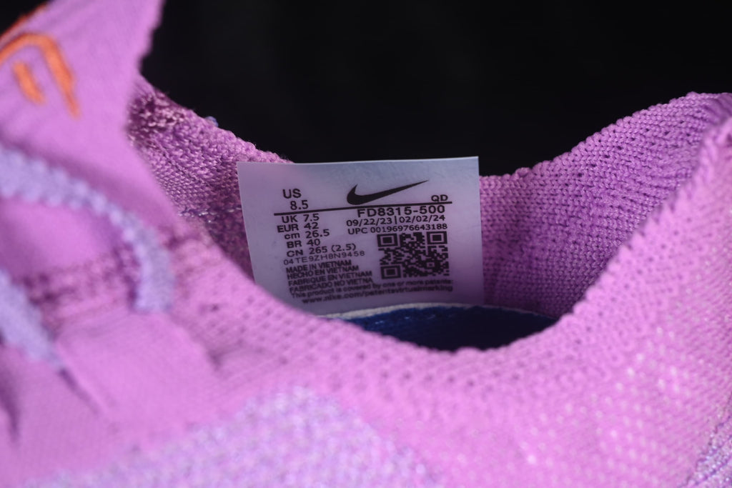 Interior shoe label showing EU 42, US 8.5, UK 7.5, and style code FD8315-500.