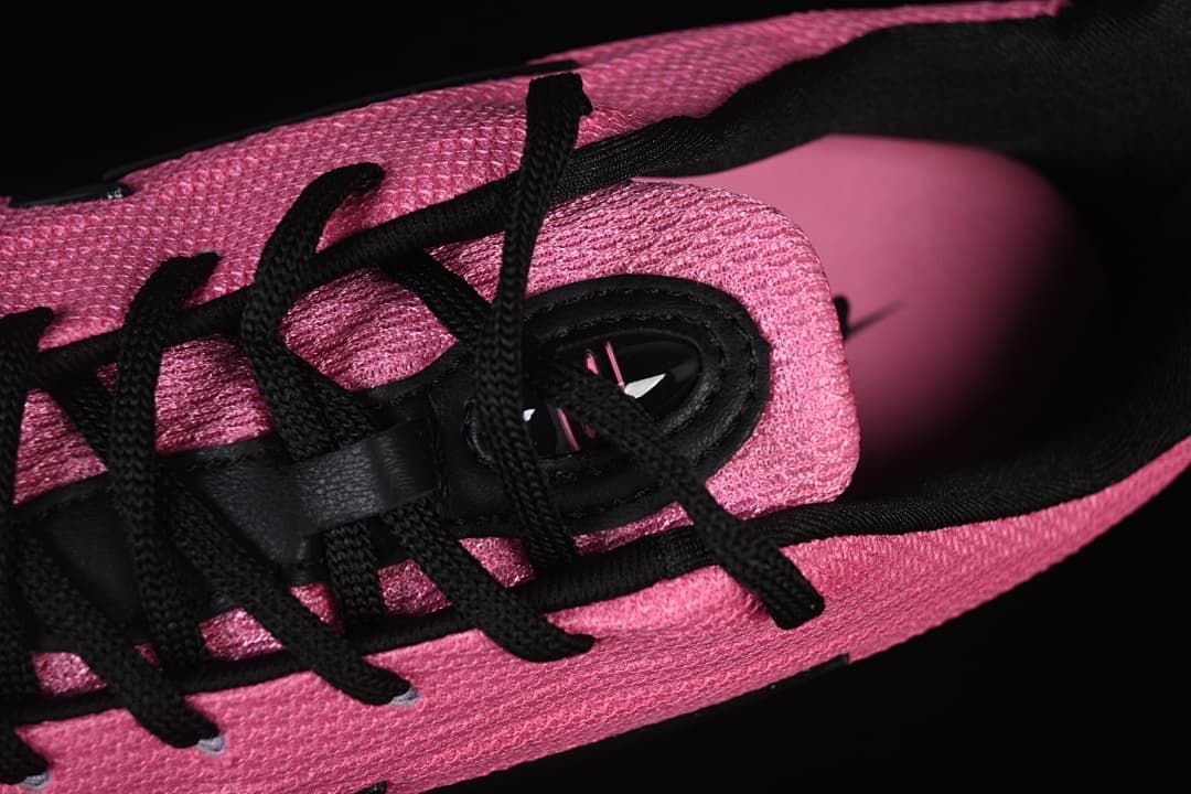Close-up of the laces, tongue, and inner collar