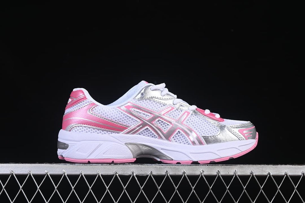 Side profile of the ASICS GEL-1130 sneaker.