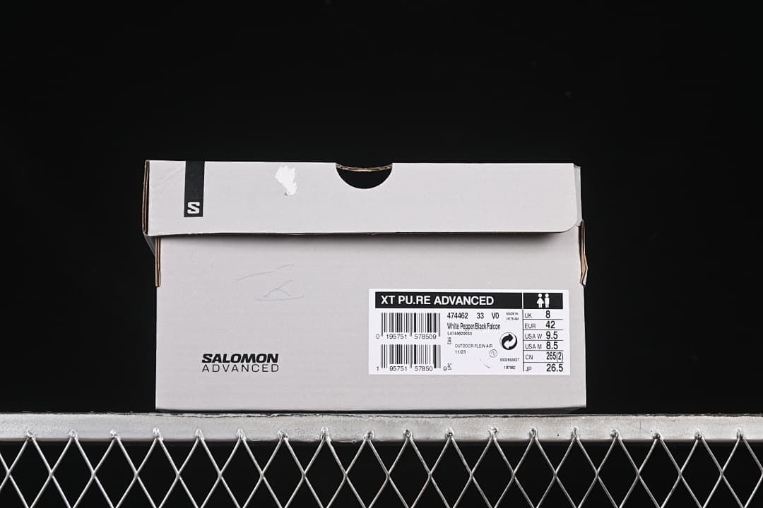 Shoe box label identifying XT Pu.re Advanced, style 474462, and a sample size of EU 42.