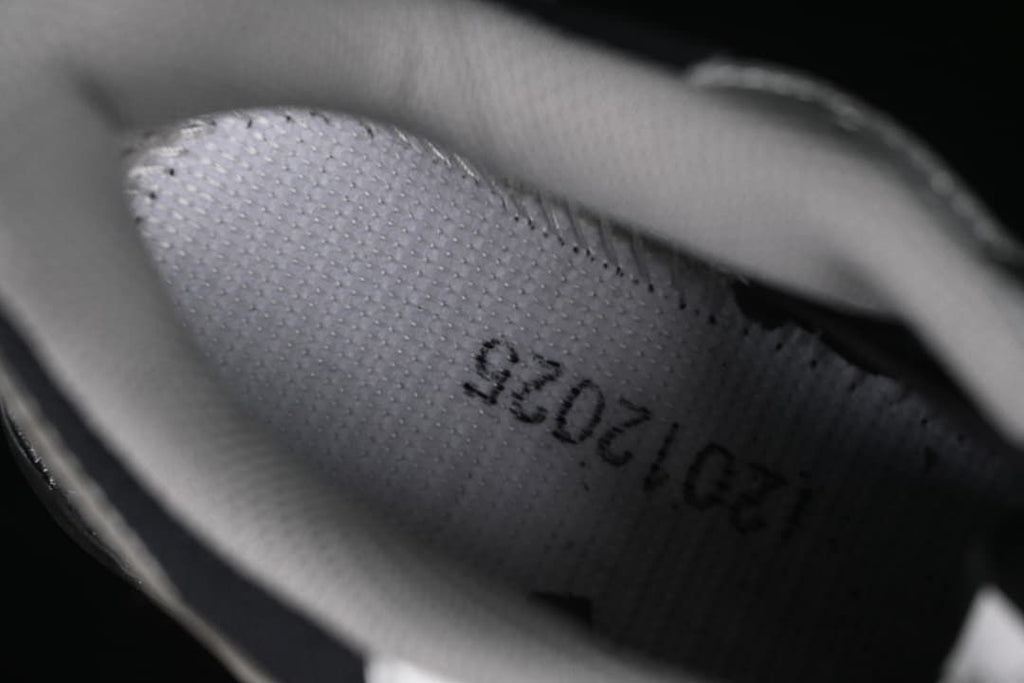 Close-up of the shoe interior size marking