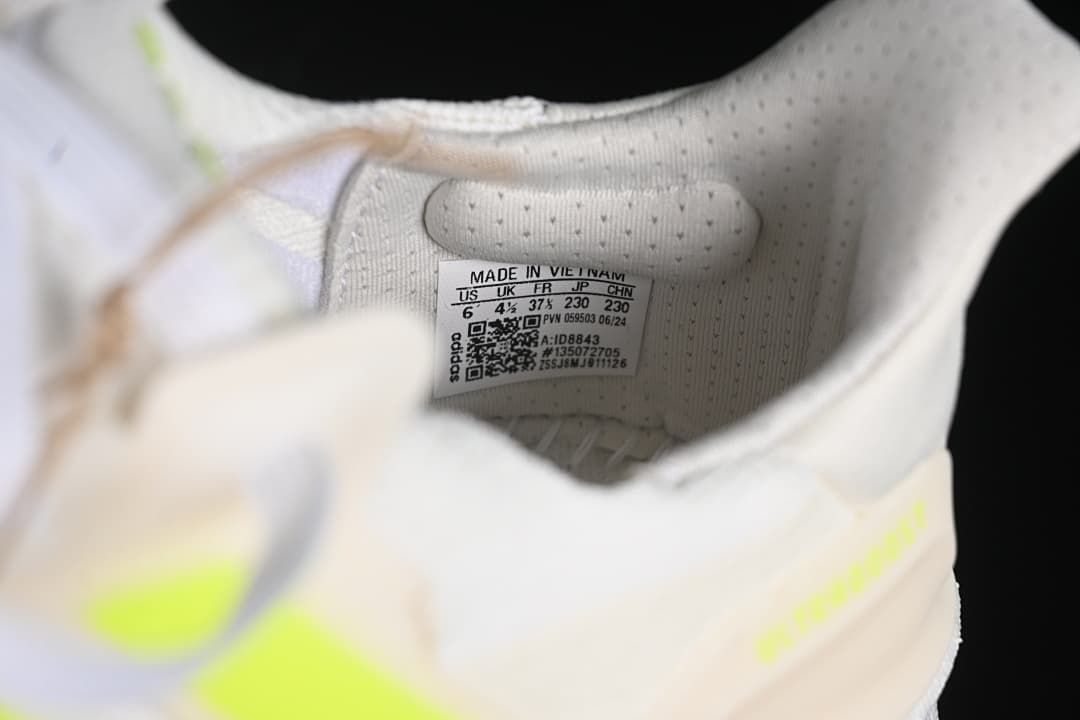 Inside shoe size and product label