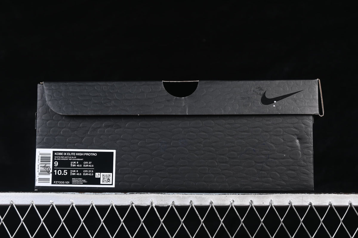 Black shoe box label showing model details, style code, and sample size markings.