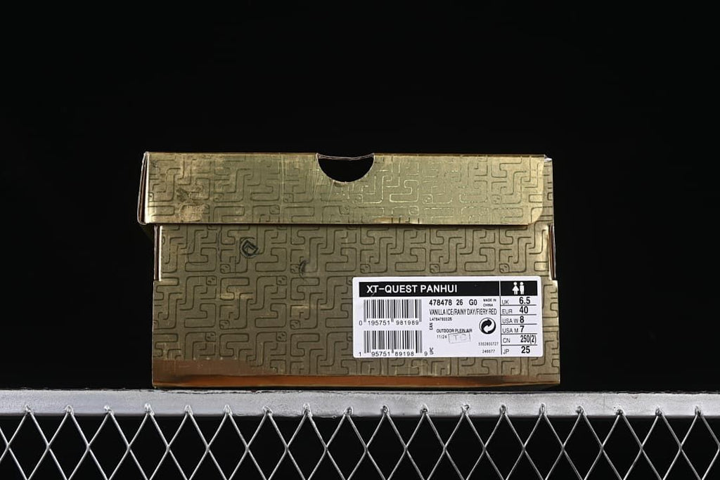 Shoe box label identifying the XT-Quest Panhui, color wording and sample size EU 40.