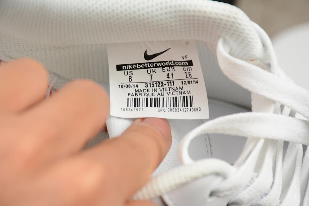 Interior shoe label showing US 8, UK 7, EU 41, CM 26 and model code 315122-111.