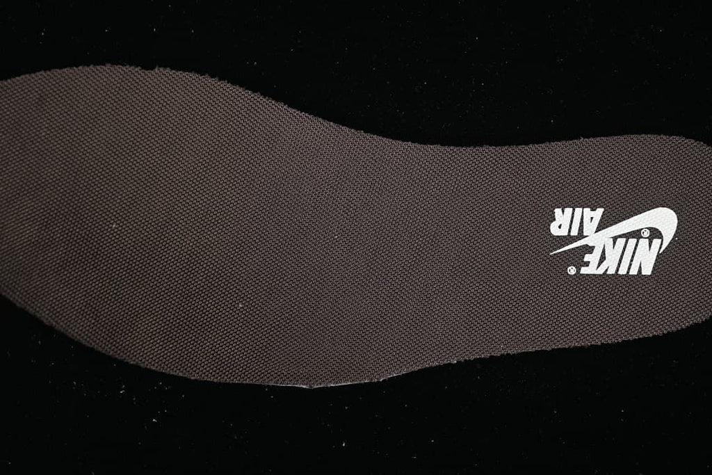 Dark insole with Nike Air branding