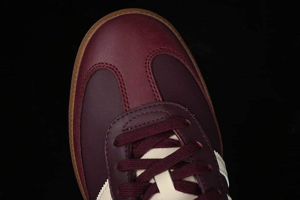 Top view of the burgundy toe and lace area