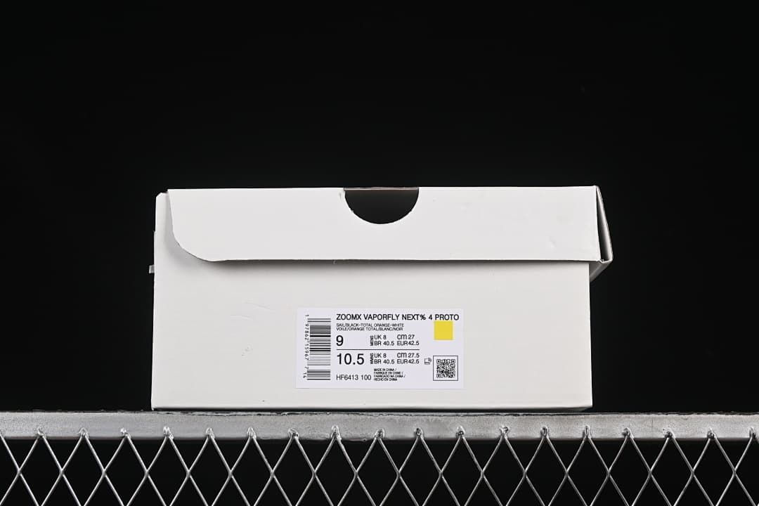 Shoebox label identifying the ZoomX Vaporfly NEXT% 4 Proto and sample size