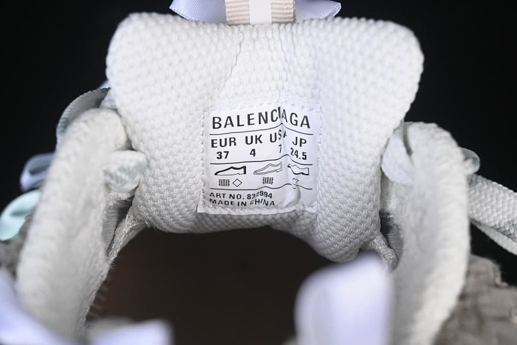 Tongue size label showing EU 37, UK 4, US 7, and JP 24.5