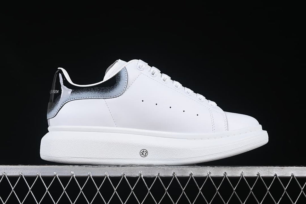 Side profile of a sneaker with a visible size 43 marking on the sole