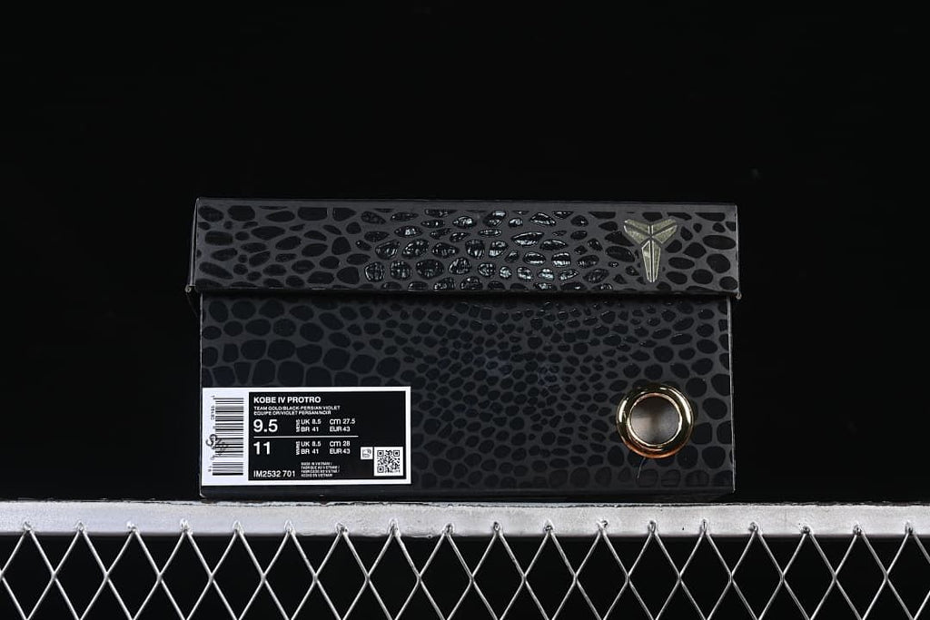 Box label showing Kobe IV Protro, style code IM2532 701, and size information.