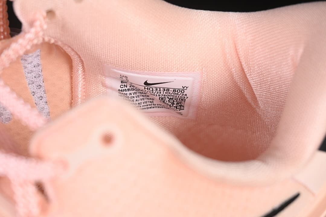 Close-up of the interior size label