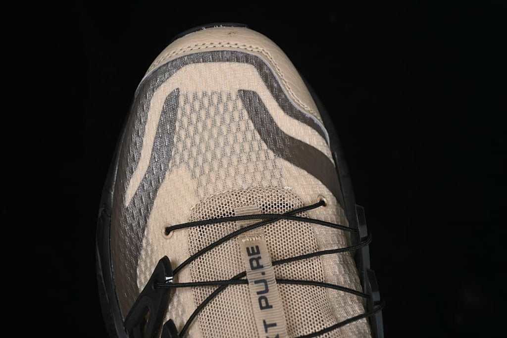 Top view of the toe box and lacing system