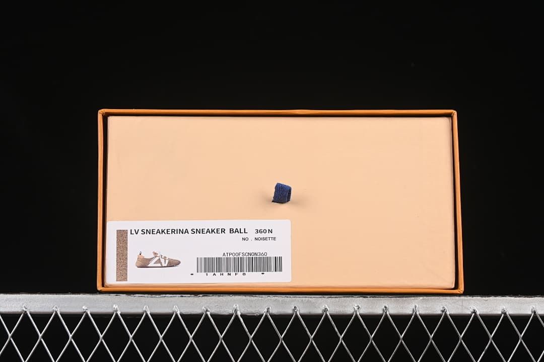 Shoebox label identifying the Sneakerina style and color name Noisette
