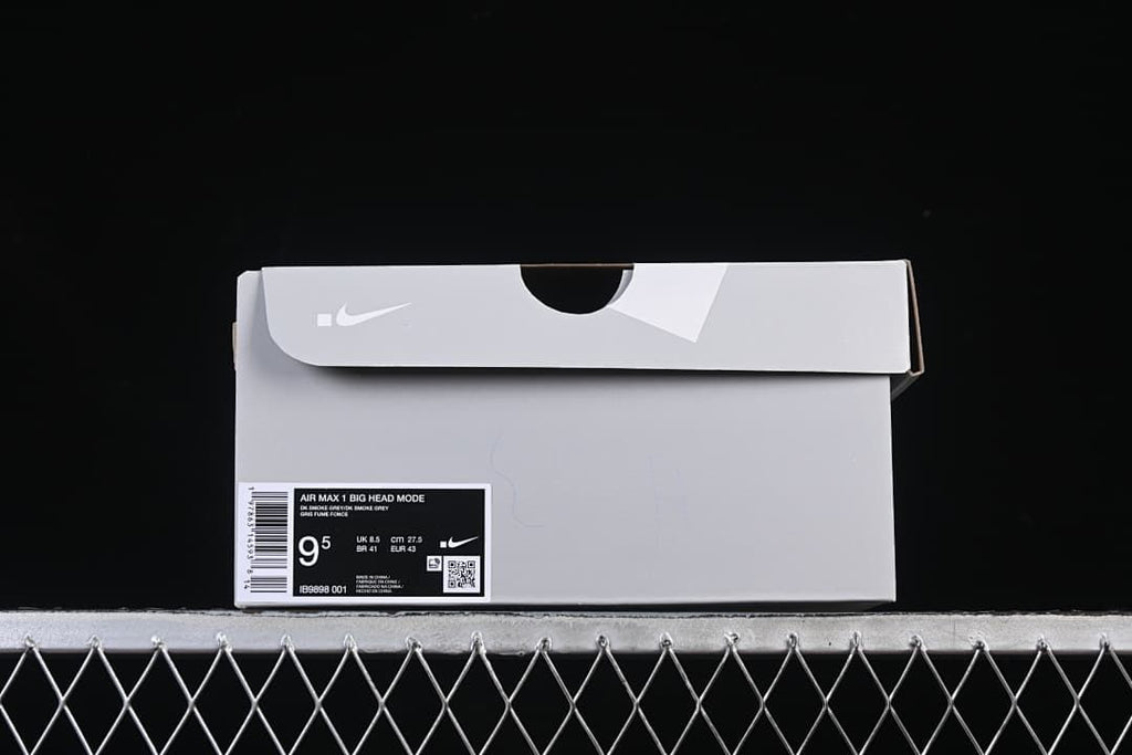 Shoebox label identifying Air Max 1 Big Head Mode and sample size US 9.5, EU 43