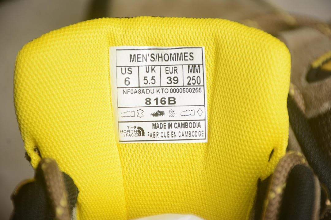 Tongue size label showing men's US 6, UK 5.5, EU 39, and 250 mm