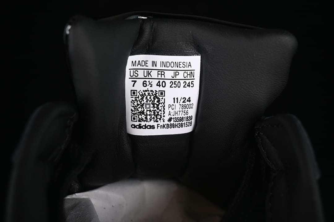 Tongue size label showing US 7, UK 6½, FR 40, JP 250, and CHN 245