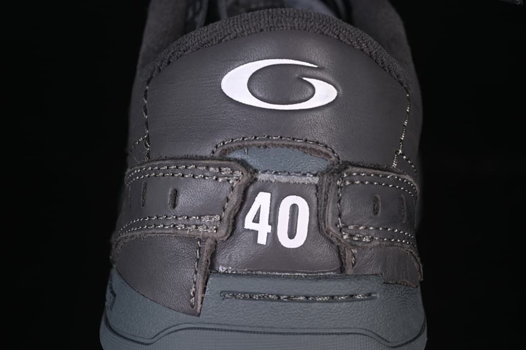 Heel detail with logo and size 40 marking