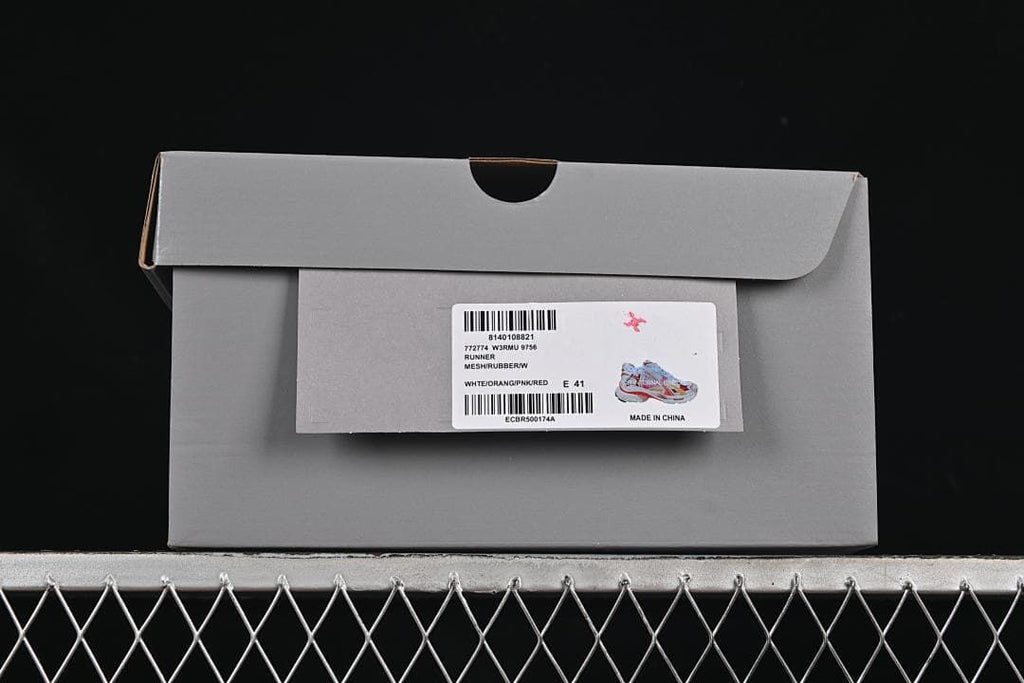 Shoebox label identifying the Runner style and showing size E 41