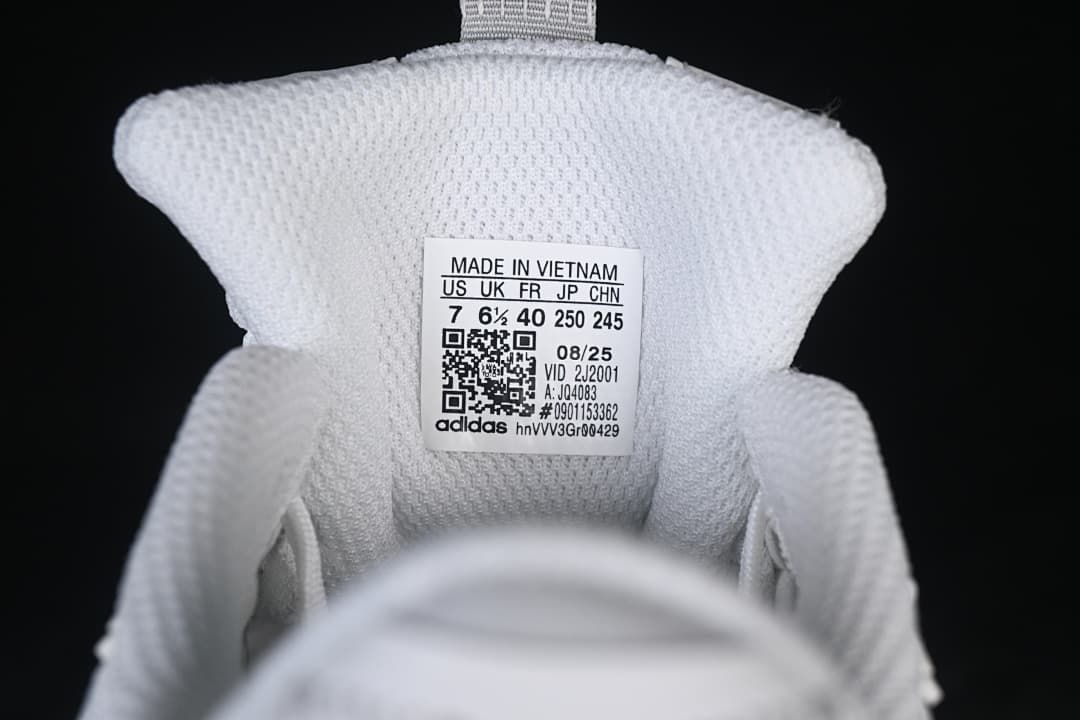 Tongue size label showing size conversions and model code JQ4083