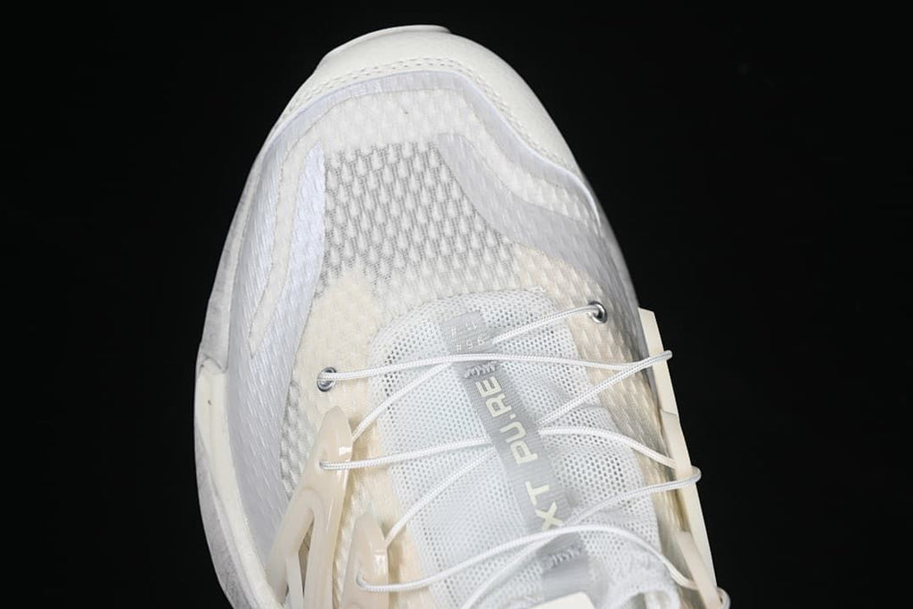 Top view of the shoe toe and lacing