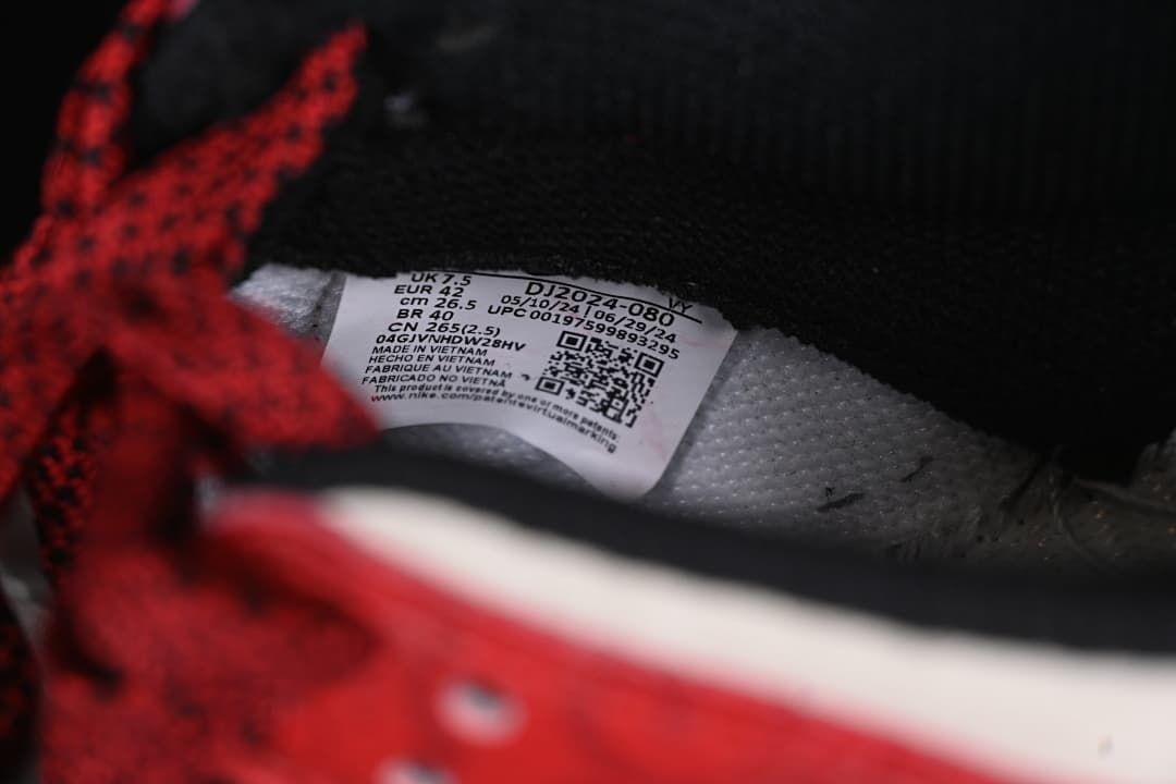 Interior size label showing EU 42 and other sample sizing details