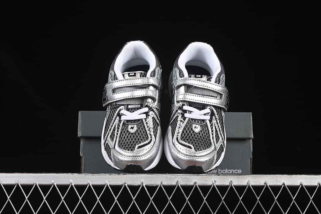 Front view of the pair displayed on a shoe box