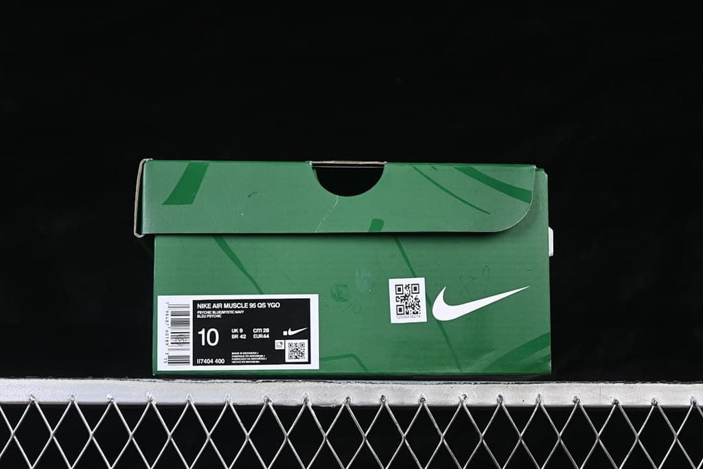 Green shoe box label showing the model name and size details