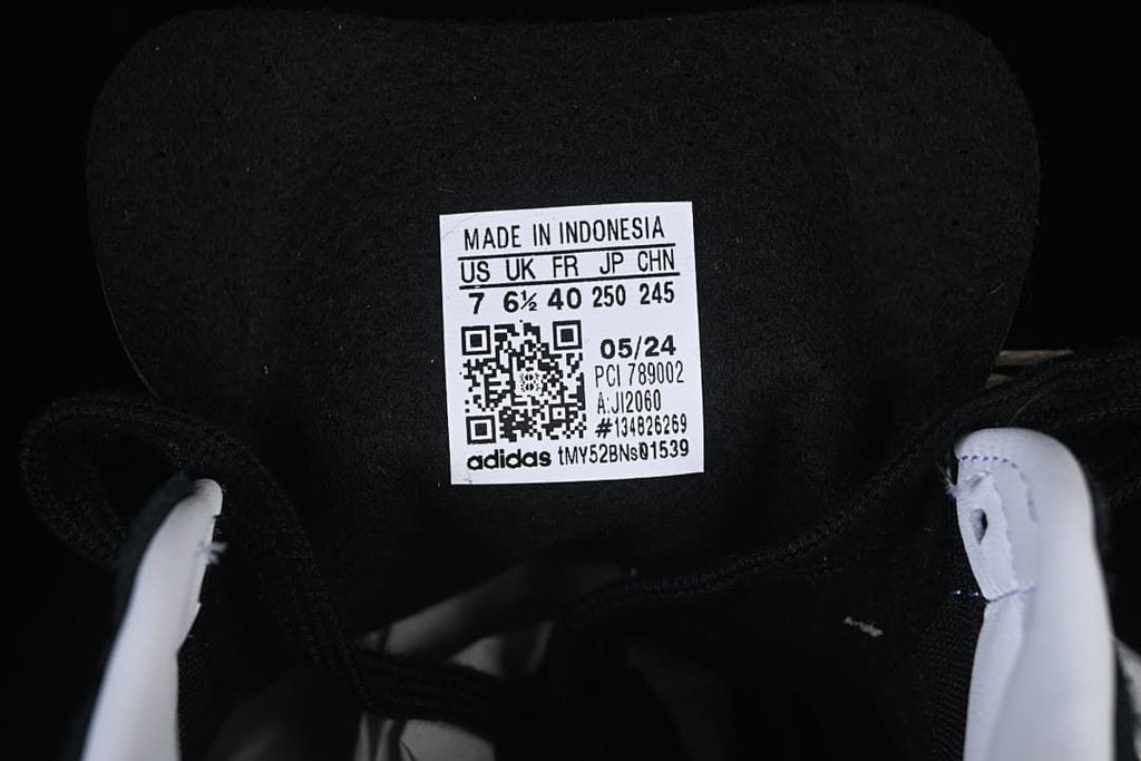 Inside shoe label showing US 7, UK 6½, FR 40, JP 250, and CHN 245.