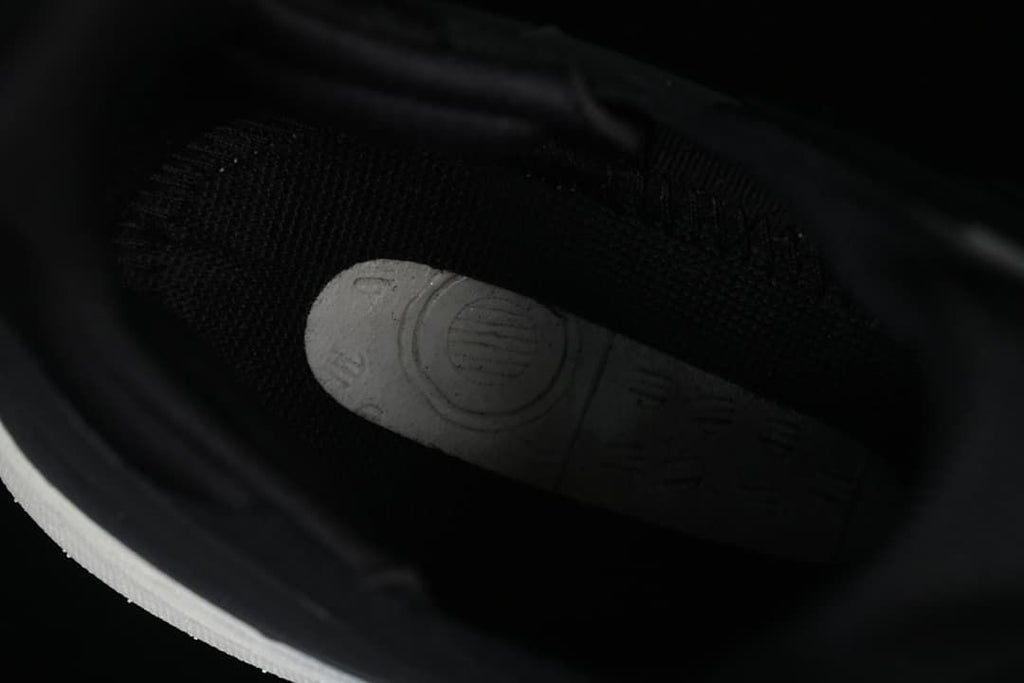 Interior view of the sneaker and insole