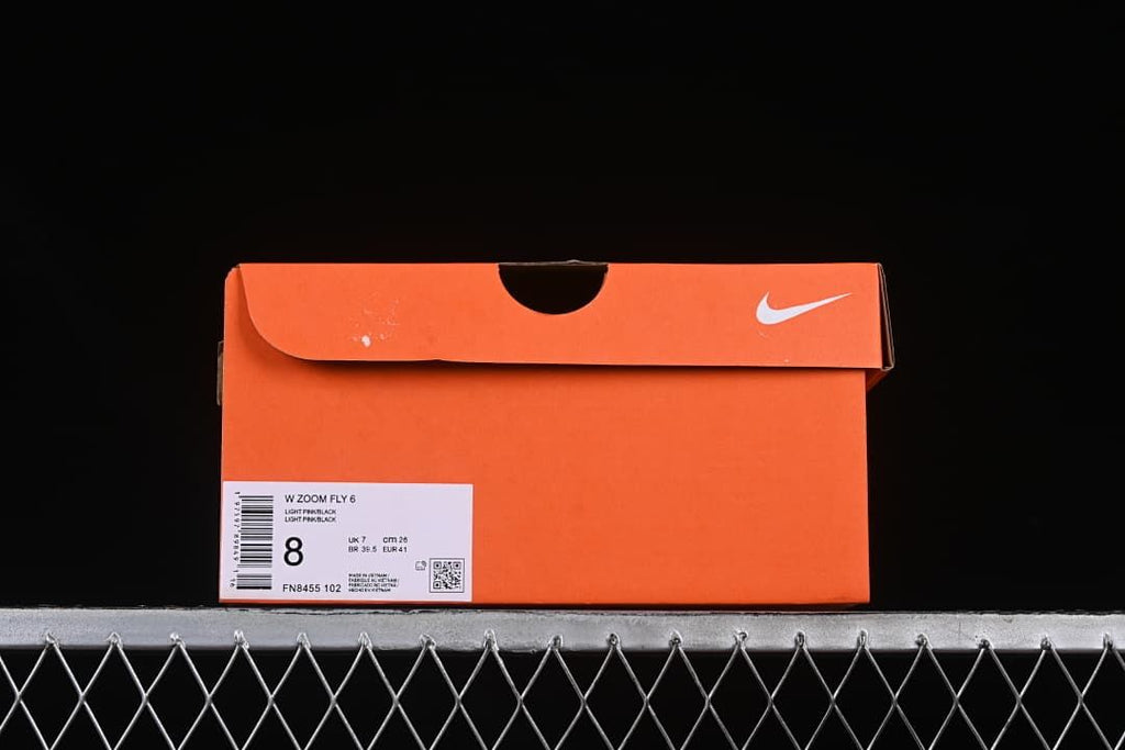 Orange shoe box with label identifying the W Zoom Fly 6 and EU 41