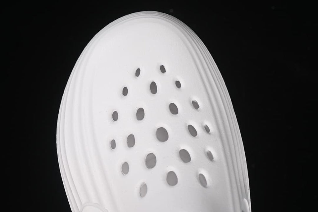 Top-down view of the clog toe and perforations