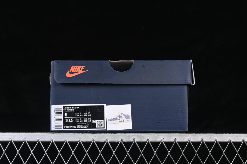 Shoebox label displaying Air Force 1 '07, style code FB0607 909, and sample size markings