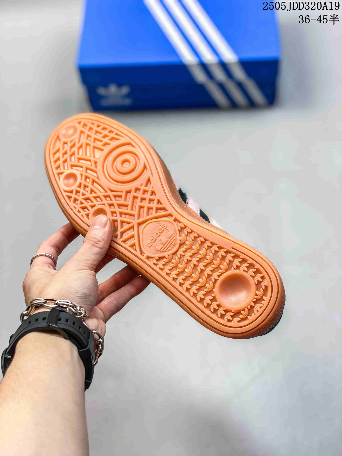 Close-up of the patterned gum-colored outsole