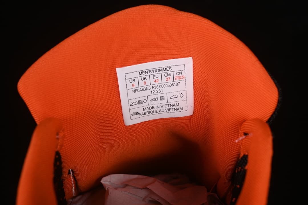 Interior size label showing EU 42 and other sample size information.