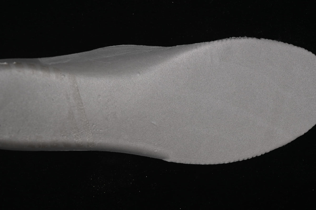 Close-up of the plain reverse side of the insole