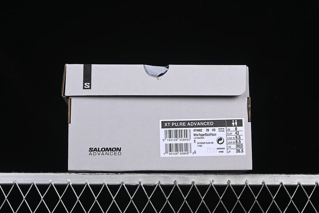 Shoe box label showing model, color name, and sample size details
