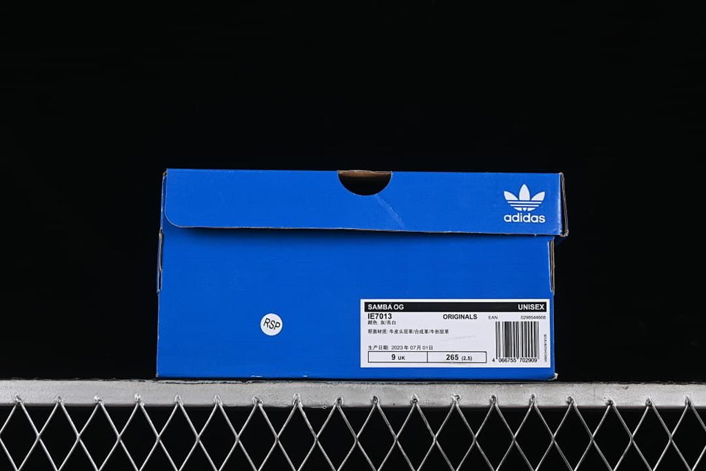 Samba OG IE7013 shoebox label marked unisex, showing sample size UK 9 and 265