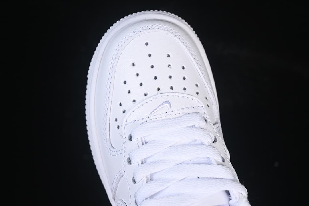 Top view of the perforated toe and lace-up front