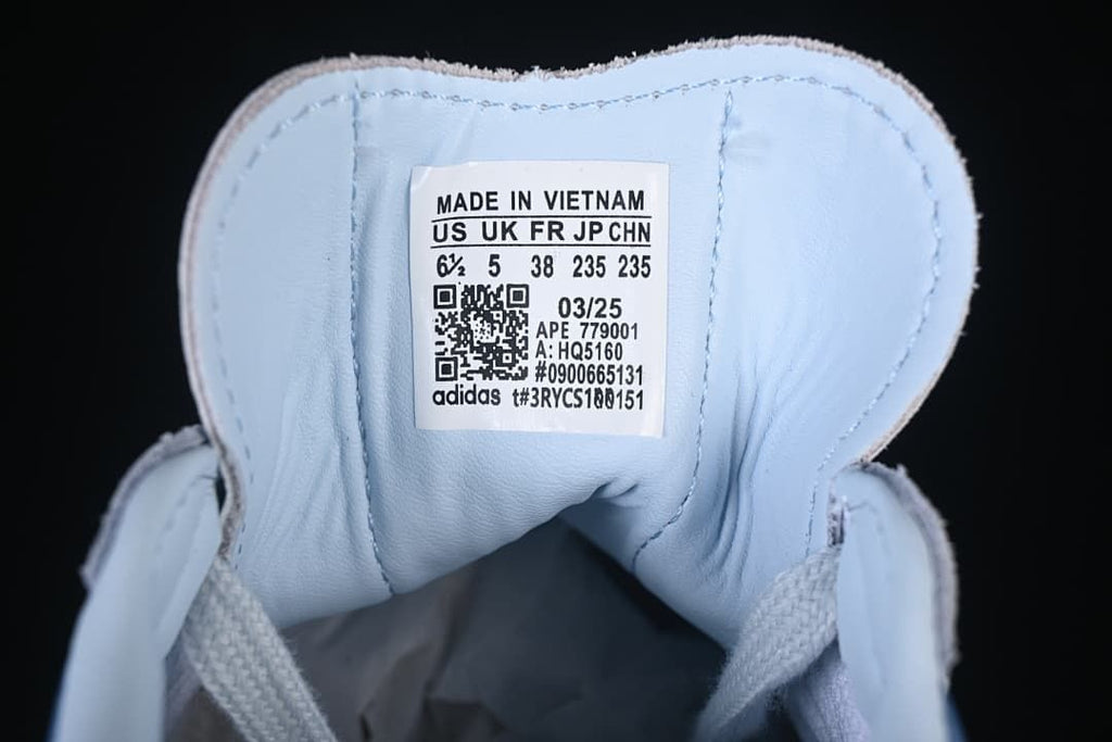 Tongue label showing sample shoe size and HQ5160 style code