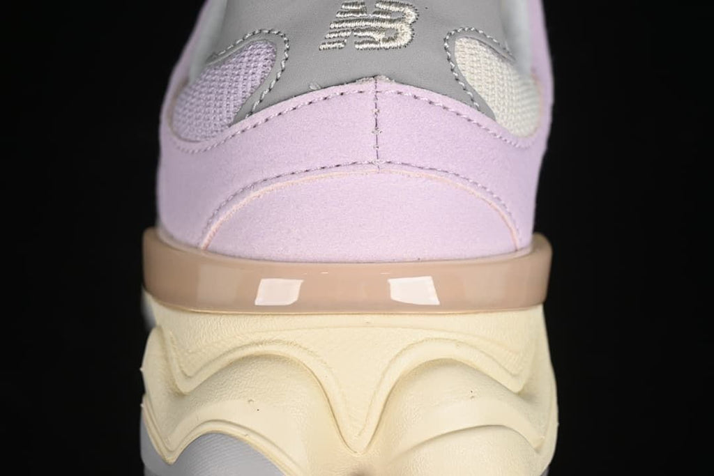 Close-up of the heel and sculpted cream sole